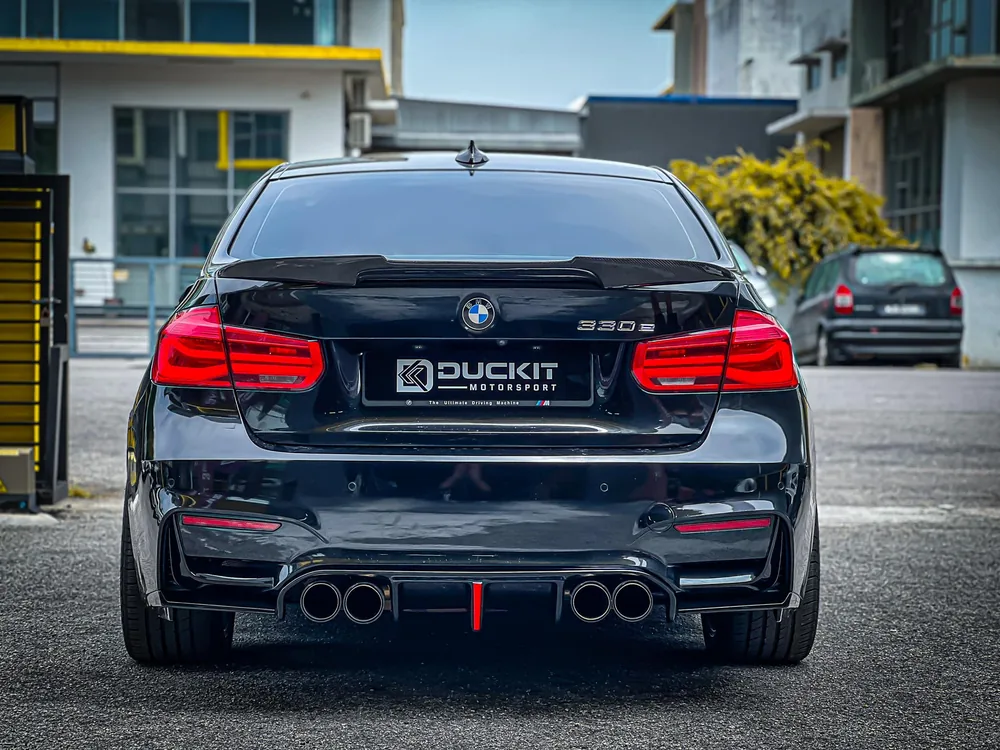 V Style Diffuser with Brake Light (For M3)