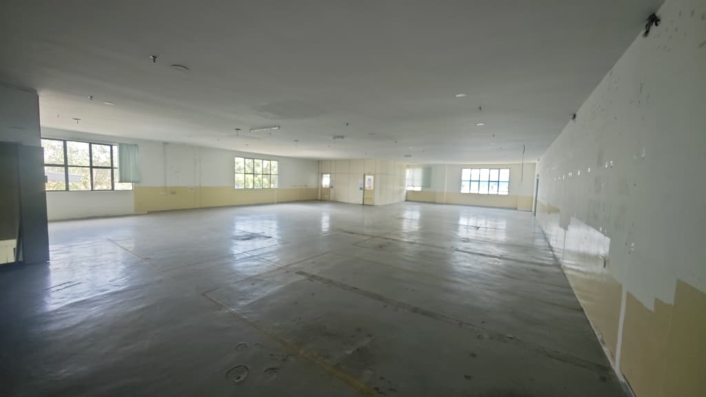 Senai Detached Factory 2 acres c/w loading bay