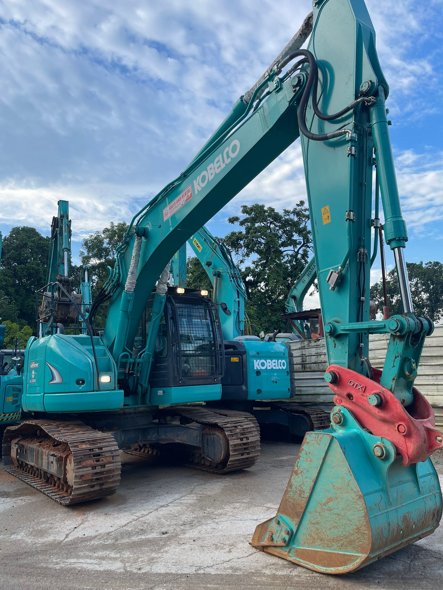 KOBELCO SK225SR / SK235SR