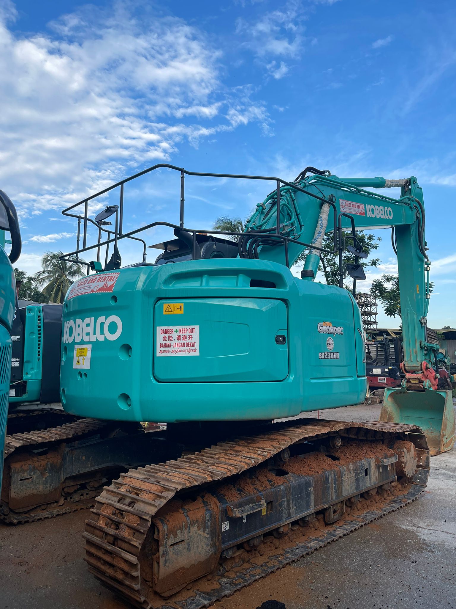 KOBELCO SK225SR / SK235SR photo 2