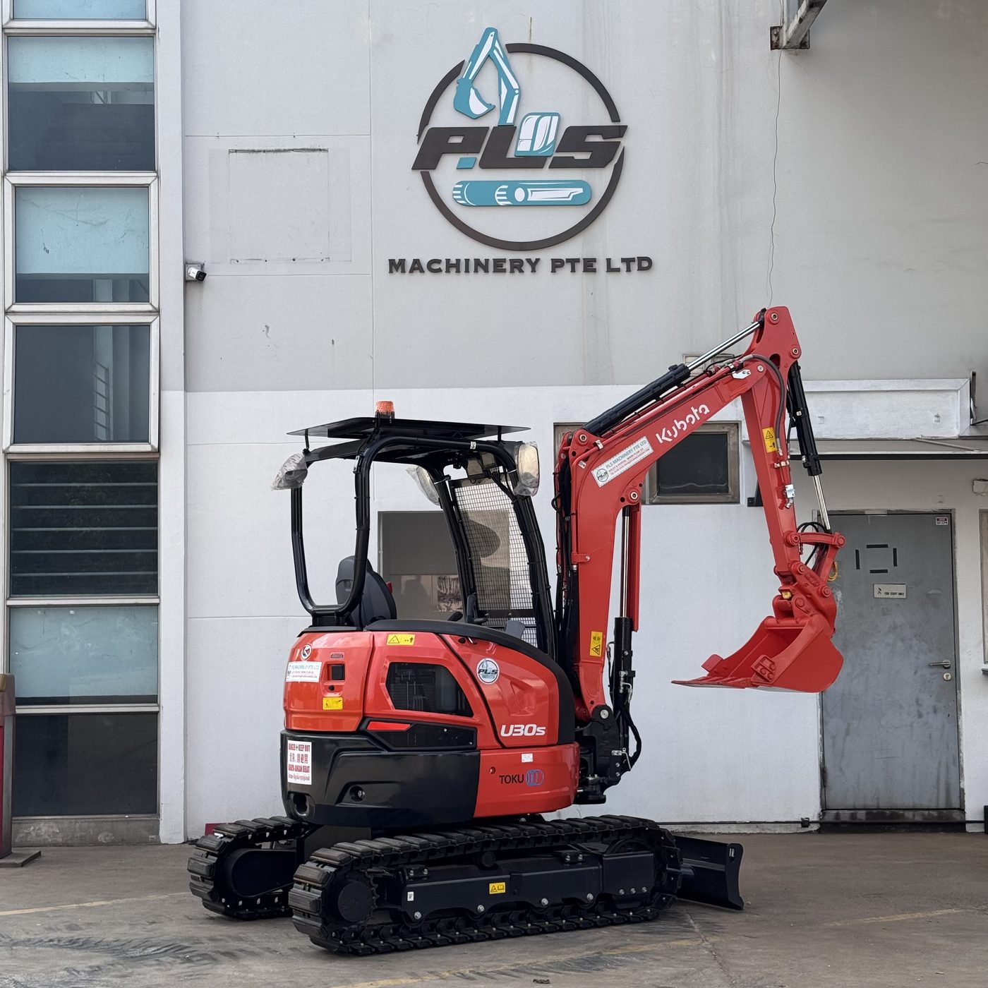KUBOTA U30 photo 2